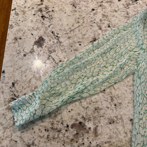 *GENTLY WORN* Equipment Women's Size S Sheer Silk Button Down Blouse - Picture 6 of 10